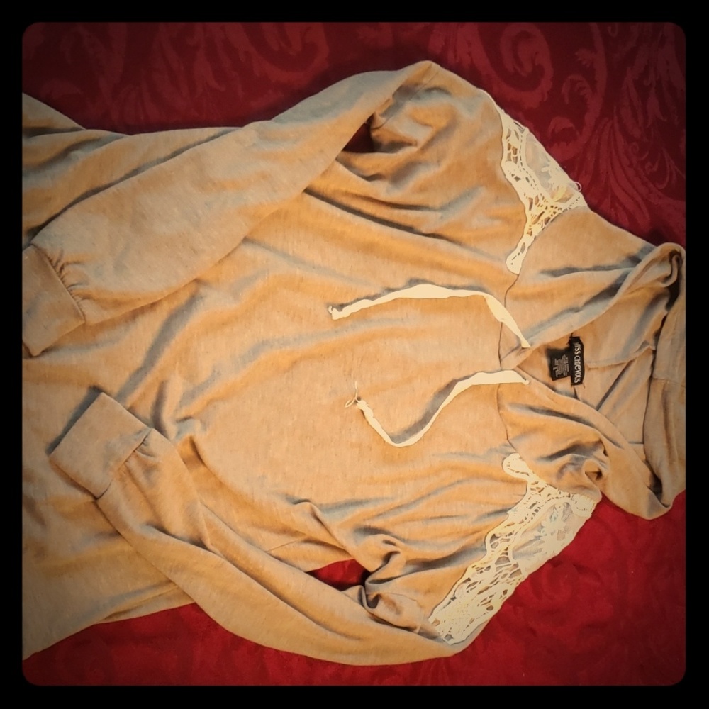 Lace pullover - Picture 1 of 3
